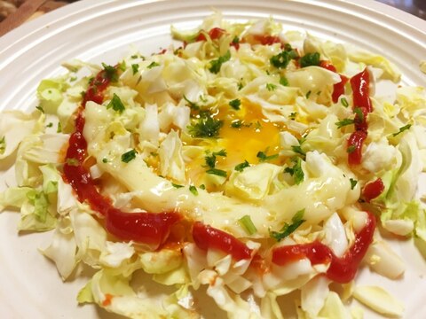 電子レンジで！キャベツのマヨケチャタマ蒸し